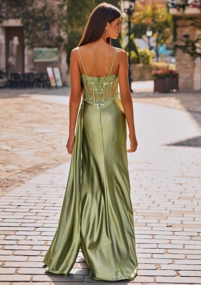 Trumpet/Mermaid Sweetheart Sweep Train Tulle Prom Dress with Appliqued Beading